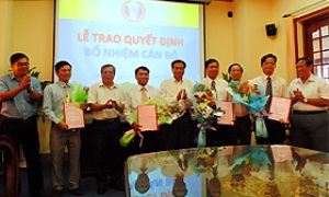 Đồng Tháp bổ nhiệm bốn phó giám đốc sở từ thi tuyển